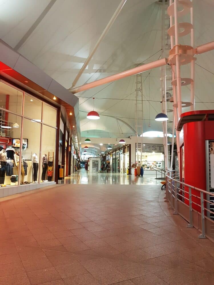 Centre Commercial Montjoly 2