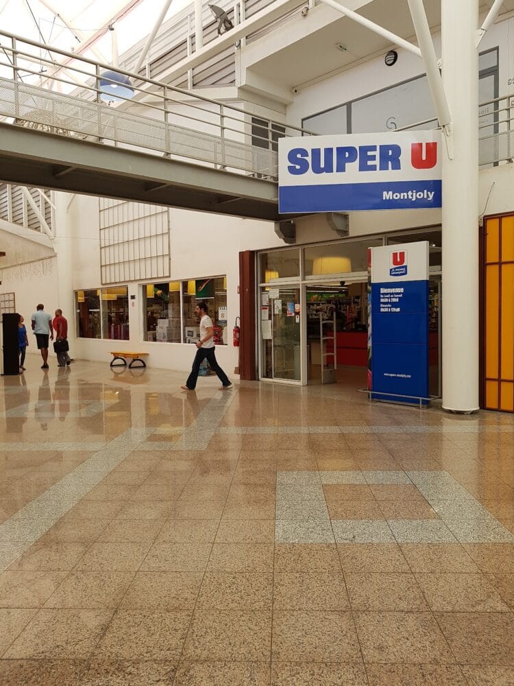 Centre Commercial Montjoly 2