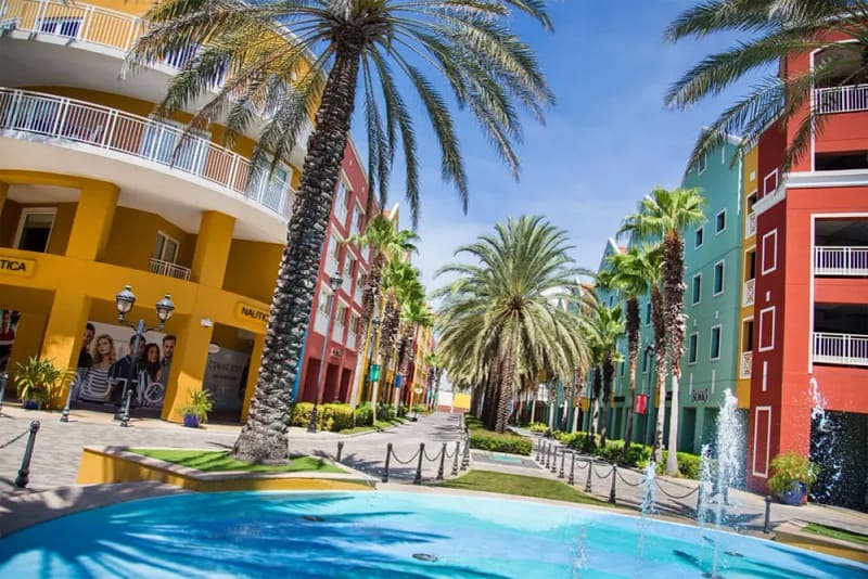 Renaissance Mall & Rif Fort